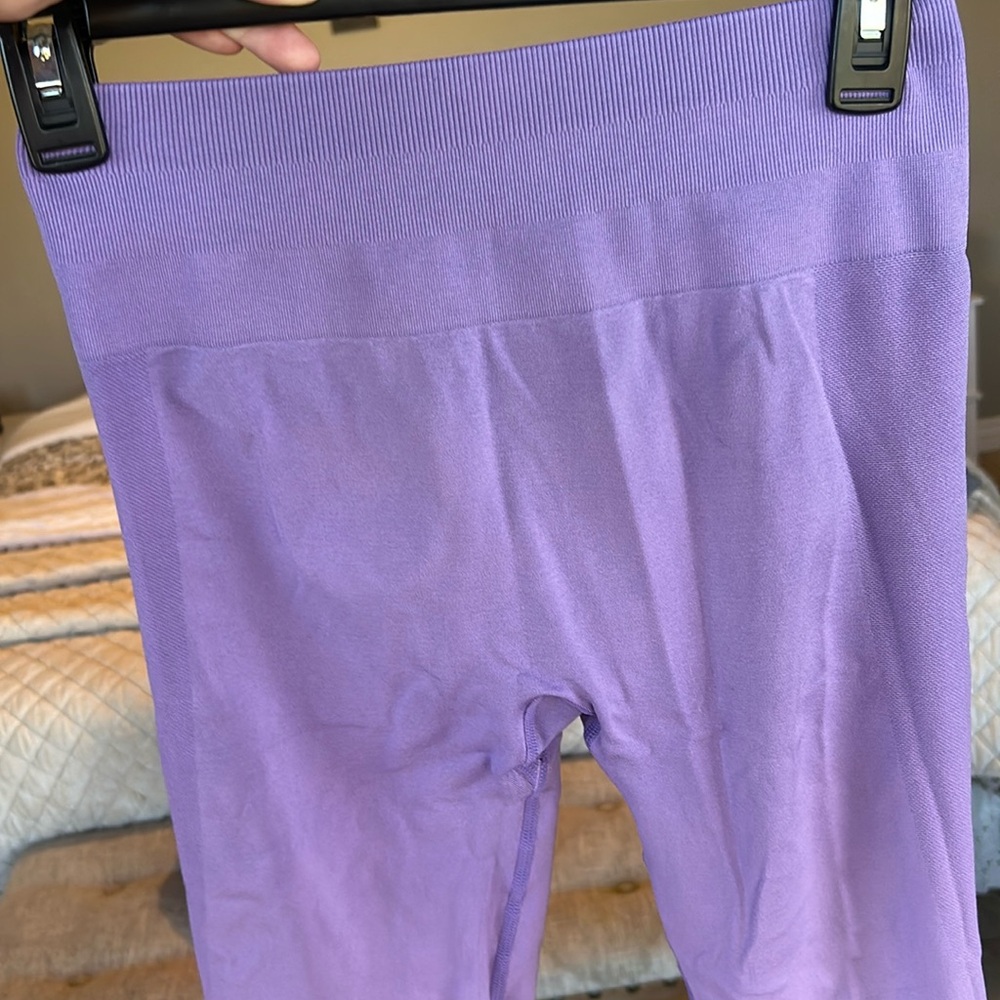 Aurola purple gradient workout pants in medium